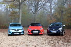 Siapa yang tidak mengenal honda jazz dan toyota yaris? Renault Clio E Tech Vs Toyota Yaris 116h Vs Honda Jazz E Hev Quelle Est La