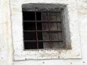 La ventana discreta | Ventana sobre el dintel de la puerta. … | Flickr