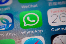 La aplicación de mensajería whatsapp le avisó a sus usuarios sobre un cambio en sus términos y condiciones de una forma más amistosa y simple , mientras que también realizará algo diferente con los usuarios que no quieran aceptar los nuevos cambios que se proponen en la aplicación. Nuevas Condiciones Whatsapp Quiere Compartir Mas Datos De Sus Usuarios Con Facebook Banca Y Negocios