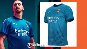 Update Jersey Klub Liga Italia 2020 2021 Milan Luncurkan Jersey Ketiga Ada Motif Houndstooth Tribun Batam