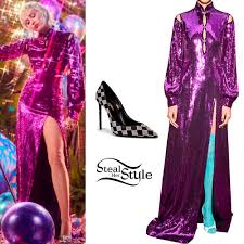 Jun 24, 2021 · miley cyrus is now a proud aunt, as her younger brother, braison cyrus, and his wife, stella, welcomed their first baby on june 11. Miley Cyrus Midnight Sky Music Video Steal Her Style