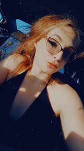 Yall! this sexy girl sells content