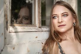 Letztens war ich mit Model Anna im Park Schönbusch in Aschaffenburg und wir  haben tolle Fotos gemacht. M: https://www.instagram.com/curvymodel_anna/ F:  https://www.instagram.com/cwphotoart/