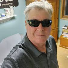 Who remembers when PC cases looked this cool? ... Just snagged this gem for  my Y2K-ear retro PC build ... So have to ask, what spec computer did you  have back in