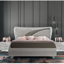 La camera da letto è l'ambiente più intimo e personale della casa. Trittico Coco Con Led Rtl