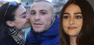 İki yıl önce dünyaevine giren futbolcu gökhan töre ile oyuncu esra bilgiç'in evliliğinin çatırdadığı konuşuluyor. Gokhan Tore Ve Esra Bilgic Neden Bosandi