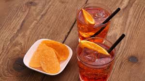 How The Aperol Spritz Became Italy S Favorite Cocktail Recette Liqueur Boisson