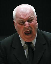 Ilie Gheorghe sau vârstele unui actor Recurs la tragic „Vreau să pun în  contact dramaturgii cu echipe de regizori şi acto