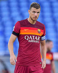 Edin džeko is a bosnian professional footballer who plays as a striker for serie a club roma and captains the bosnia and herzegovina nationa. Edin Dzeko 9 Fans On Twitter Edin Dzeko In The Kit Eddzeko Asroma Romafiorentina Dzeko 9 Forzaroma