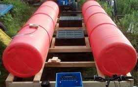 Each 55 gallon barrel will float approximately 450 pounds, but that is when the barrel is 99% submerged. 55 Gallon Barrel Pontoon Boat Dock Barge Upcycling Forum At Permies