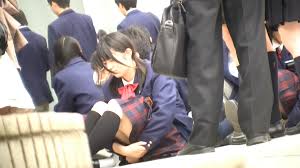 修〇旅行？集合して体育座りパンチラ : パンツ大好きブログ