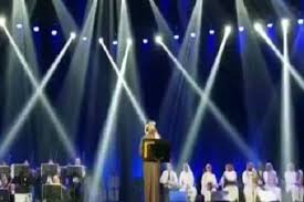 شاهد محمد عبده يحيي حفله الغنائي في مركز الملك فهد الثقافي وسط تفاعل جماهيري كبير