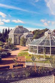La ley finlandesa establece que toda persona que viva en finlandia o que la visite tiene derecho a. Botanical Garden Helsinki Finland