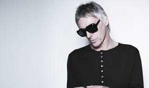 Weller took a couple of years to regain his composure (a stint leading the paul weller movement produced only one 45; Paul Weller