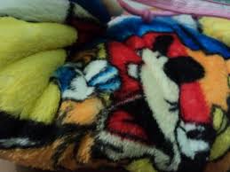 Selimut daily adalah salah satu selimut bulu buatan indonesia dengan panjang bulu 7mm merupakan yang terbaik dikelasnya. Jual Selimut Bulu H 0823 3630 2569 Selimut Rosanna Selimut Soft Panel Selimut Bulu Lembut Selimut Karakter Anak