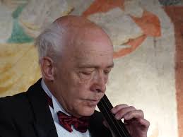 Albert Roman mit den Videografen Andreas Graf und Tae Peter bei den  Videoaufnahmen der J. S. Bach Suite Nr. 4 in Es-Dur in der Kirche Sta Maria  in Pontresina im Engadin. Besuch