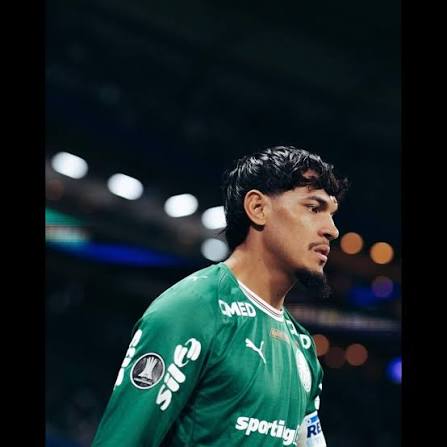 ⚠️ AGORA! O capit&atilde;o Gustavo Gomez caminha para uma renova&ccedil;&atilde;o com o Palmeiras! 🗞️ @onossopalestra | @Infos_palestra 📸 Marco Galv&atilde;o