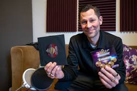 We would like to show you a description here but the site won't allow us. Interviu Ce A Descoperit Un Dj Suedez Care Pune Manele In Cluburile Din Stockholm Atunci Cand A Locuit In Ferentari MÄ AÈteptam SÄ Fie Iad N A Fost AÈa Libertatea