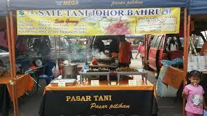 Berlibur ke johor baru kamu akan dimanjakan dengan ragam suguhan menawan baik waktu siang maupun biasa juga disebut dengan pasar malam murah yang persisnya terletak di sekitaran area belakang ksl city mall. Sate Tani Johor Bahru Postingan Facebook