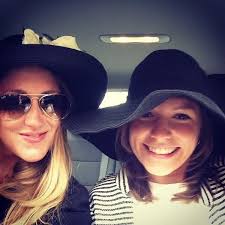 Sarah Bury (@sarahlbury)