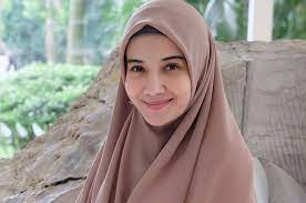 Putra pertama mereka dinamai ukkasya muhammad syahki. Zaskia Sungkar Bintangi Film Horor Ivoox Indonesia