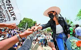 Evelyn salgado pineda es una mujer joven, capaz y la mejor evaluada. Srxpmccrznxnam