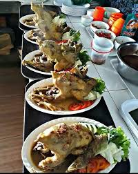 Resep ingkung ayam jogja adalah masakan tradisional yang sampai saat ini masih tetap eksis dikenal dan disukai banyak orang. Jokowi Santap Ingkung Jawa Di Bantul Seperti Apa Ya Rasanya