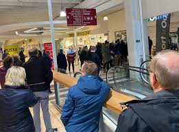 Fyll inn ditt mobilnummer i feltet til høyre på denne siden og trykk send. Folk Bryr Seg Ikke Her Er Det Smittefest
