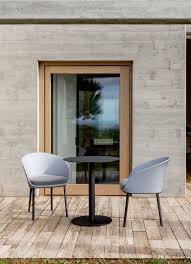 For casual occasions opt for a rattan corner dining set which will accommodate family gatherings. Outdoor Expormim