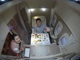 This version operates in a three class layout great ! Review Emirates New First Class Suite On B777 300 Er Samchui Com