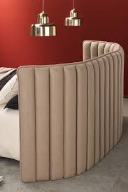 une tete de lit esprit boudoir habitat marie claire tete de lit habitat tete de lit en tissu tete de lit beige