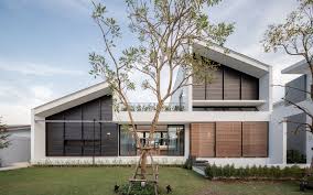 The small courtyard house 4 bhk design by ace associates. Multiple Courtyard House Poetic Space Studio Archdaily