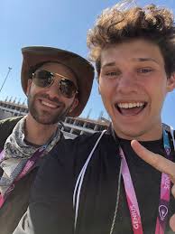 Jackson Sullivan (@thisizjackson)