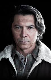 260 Lou Diamond Phillips...Handsome ideas