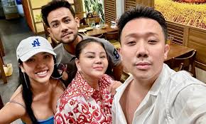 Trấn Thành 'mách' quán ốc vị Bắc ngon lạ ở Sài Gòn