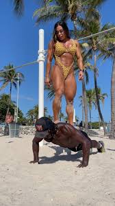 Who’s your Muscle Mommy 😂