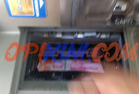 Tapi, terlihat ada loket dan tanda bel. Cara Setor Tunai Di Atm Bca Bisa Tanpa Kartu Opikini