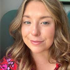 Thursday officially marked the end of my Masters with my Graduation  ceremony. So grateful that Queen Mary University of London were able to  hold the first round of in person graduations in