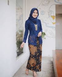 Padu padan model kebaya modern dan kain bawahan. 60 Model Kebaya Kartini Modern Brokat Hijab Terbaru 2020