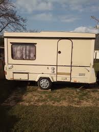 Caravane pliante rigide esterel 3 places 3m40 de long + 1m de flèche poid à vide 540 kg en charge 690 kg bon état stocké en box avec carte grise disponible entièrement équipé stores sncf auvent ibiza 4 saisons de 3m de profondeur plus annexe et tapis de sol. Caravane Esterel Occasion Annonces Achat Vente De Caravanes