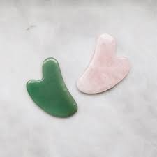 As gua sha treatments become increasingly more popular, skincare experts georgia louise vassanelli and elaine huntzinger. Gua Sha Facial Lifting Tool Mount Lai Sephora