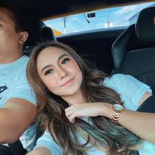 Kali ini, pelakon itu sekali lagi mencetuskan kontroversi. Zul Ariffin Intan Najuwa Sebaiknya Zul Intan Bernikah Sahaja Pu Syed Zul Ariffin Terkelu Bila Intan Najuwa Memanggilnya Abang Jray Noy