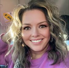 Kirstie Smith's Instagram, Twitter & Facebook