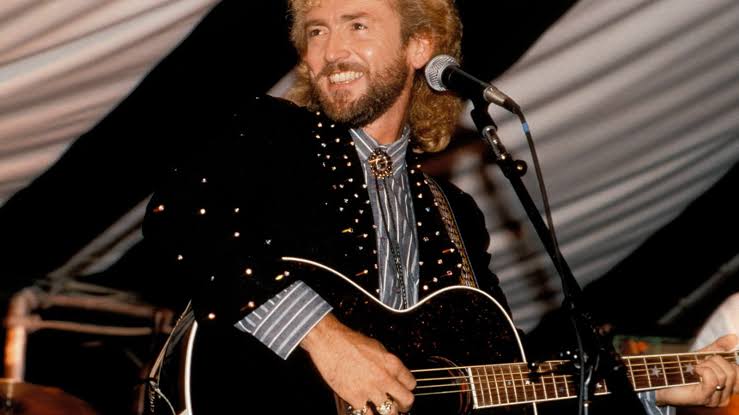 See Keith Whitley Sing 'No Stranger to the Rain'