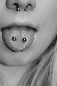 Piercings Surface De La Lengua Y Septum Piercings Piercing Cute Couple Tattoos