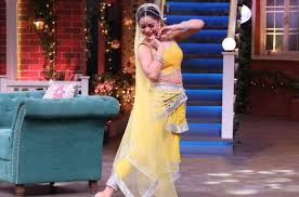 Sumona chakravarti smoking on sets of the kapil sharma show. Sumona Chakravarti Aka Bhoori Dons A New Look On The Kapil Sharma Show