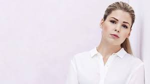 Video of disgraced cancer con artist belle gibson talking about the extent of cancer she is suffering from during a media training course. Belle Gibson Alchetron The Free Social Encyclopedia