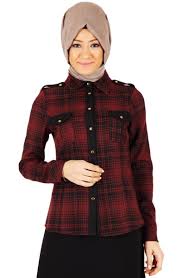 Bu Sene Tesettur Giyimin En Buyuk Markalarindan Olan Tugba Nin Senesi Birbirinden Basarili Koleksiyonlar Ile Karsimiza Cikan Marka S Moda Moda Stilleri Gomlek