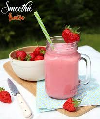 Smoothie Fraise Recette Facile Rapide Et Delicieuse Smoothie Fraise Recette Smoothie Fruit Milk Shake Fraise
