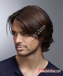 Erkeklerde uzun saç modellerinin oval yüzler için yansıması ise arkadan toplananlar ya da geriye doğru tarananlar olmalı. Erkek Sac Modelleri Panosundaki Pin